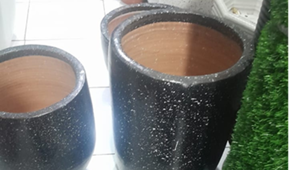 pot hitam