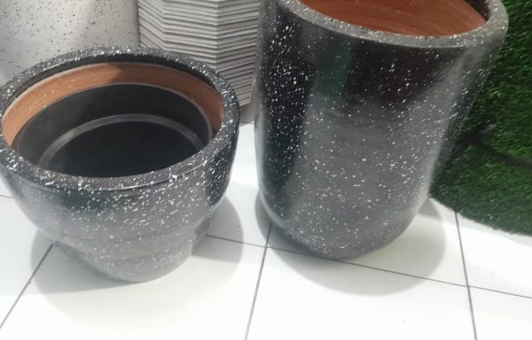 POT KAPSUL HITAM 50CM
